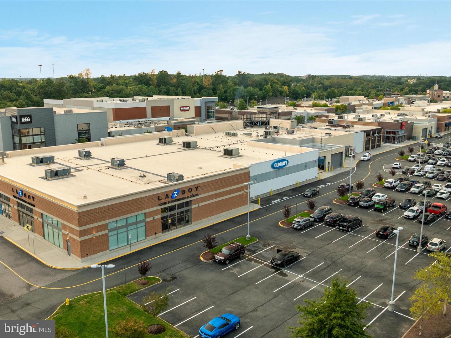 2433 BATTERY HILL CIR, WOODBRIDGE, Virginia 22191, 4 Bedrooms Bedrooms, 8 Rooms Rooms,3 BathroomsBathrooms,Residential,For sale,2433 BATTERY HILL CIR,VAPW2101840 MLS # VAPW2101840