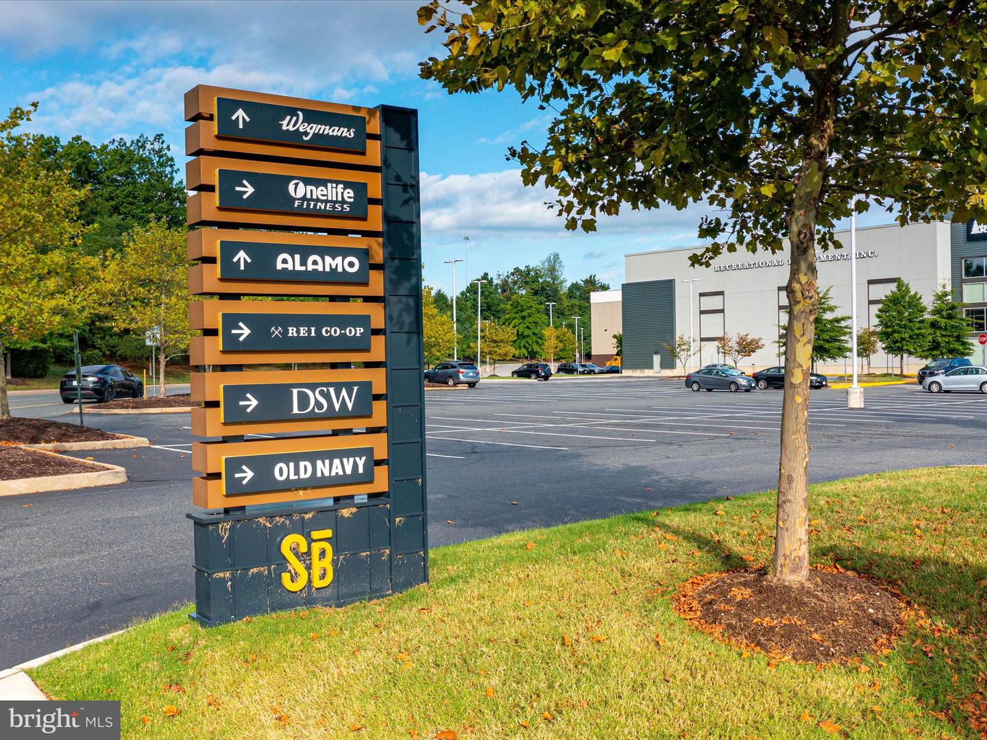 2433 BATTERY HILL CIR, WOODBRIDGE, Virginia 22191, 4 Bedrooms Bedrooms, 8 Rooms Rooms,3 BathroomsBathrooms,Residential,For sale,2433 BATTERY HILL CIR,VAPW2101840 MLS # VAPW2101840