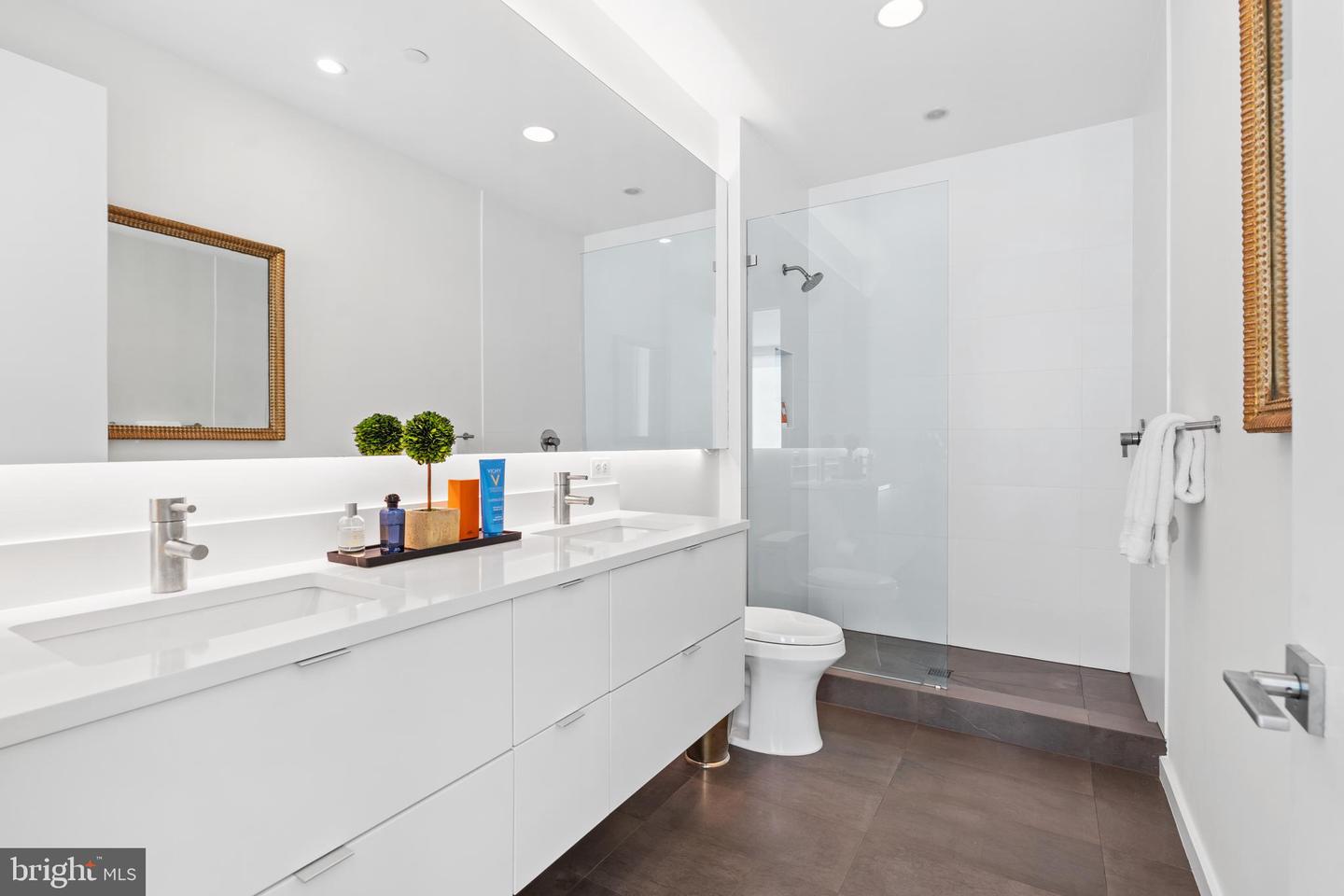 1202 T ST NW #1, WASHINGTON, District Of Columbia 20009, 2 Bedrooms Bedrooms, ,2 BathroomsBathrooms,Residential,For sale,1202 T ST NW #1,DCDC2221642 MLS # DCDC2221642