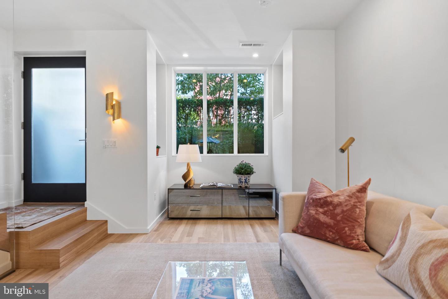 1202 T ST NW #1, WASHINGTON, District Of Columbia 20009, 2 Bedrooms Bedrooms, ,2 BathroomsBathrooms,Residential,For sale,1202 T ST NW #1,DCDC2221642 MLS # DCDC2221642