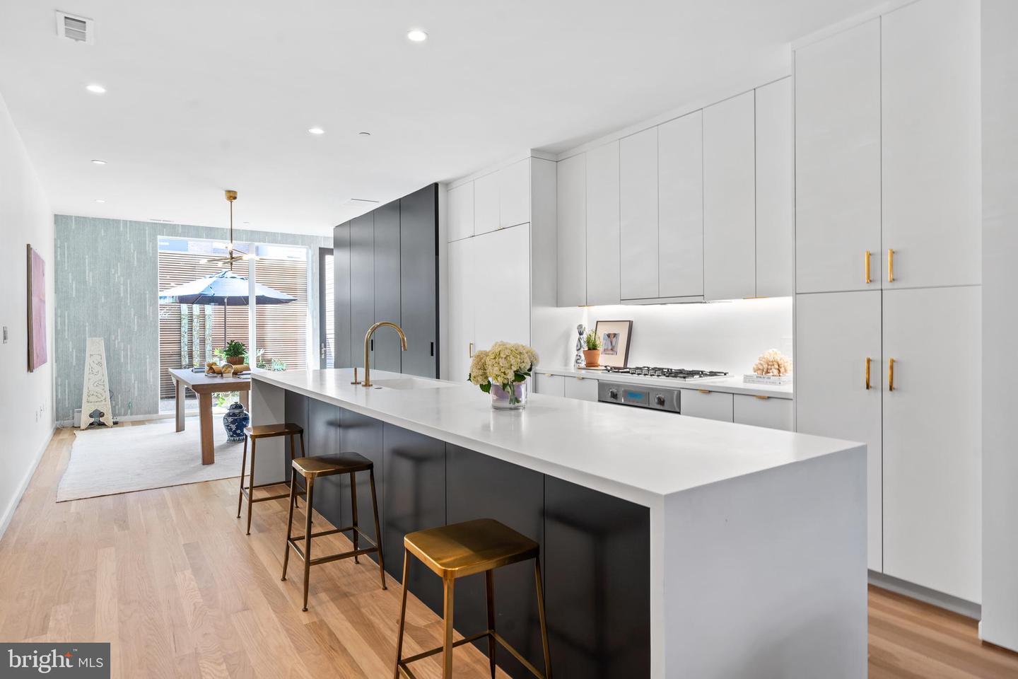 1202 T ST NW #1, WASHINGTON, District Of Columbia 20009, 2 Bedrooms Bedrooms, ,2 BathroomsBathrooms,Residential,For sale,1202 T ST NW #1,DCDC2221642 MLS # DCDC2221642