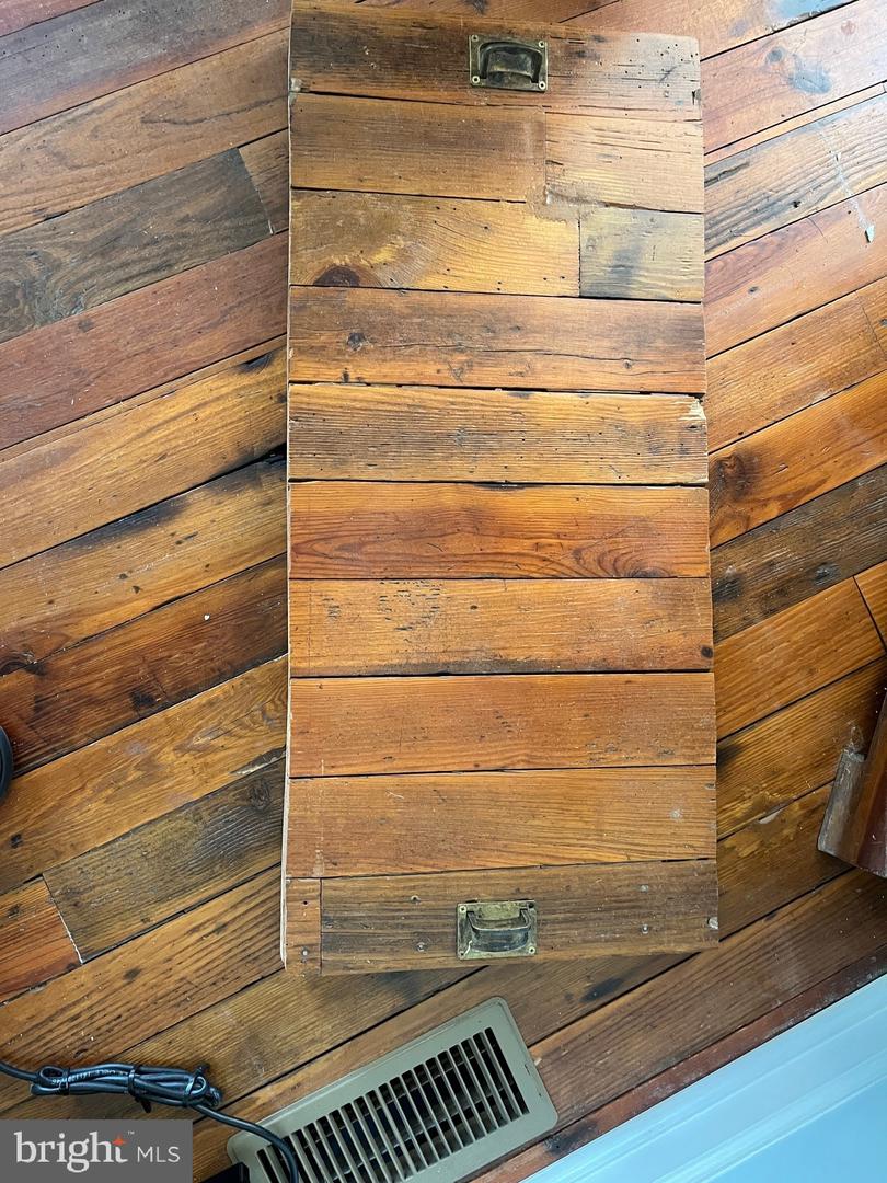 118 7TH ST, COLONIAL BEACH, Virginia 22443, 3 Bedrooms Bedrooms, ,2 BathroomsBathrooms,Residential,For sale,118 7TH ST,VAWE2009822 MLS # VAWE2009822