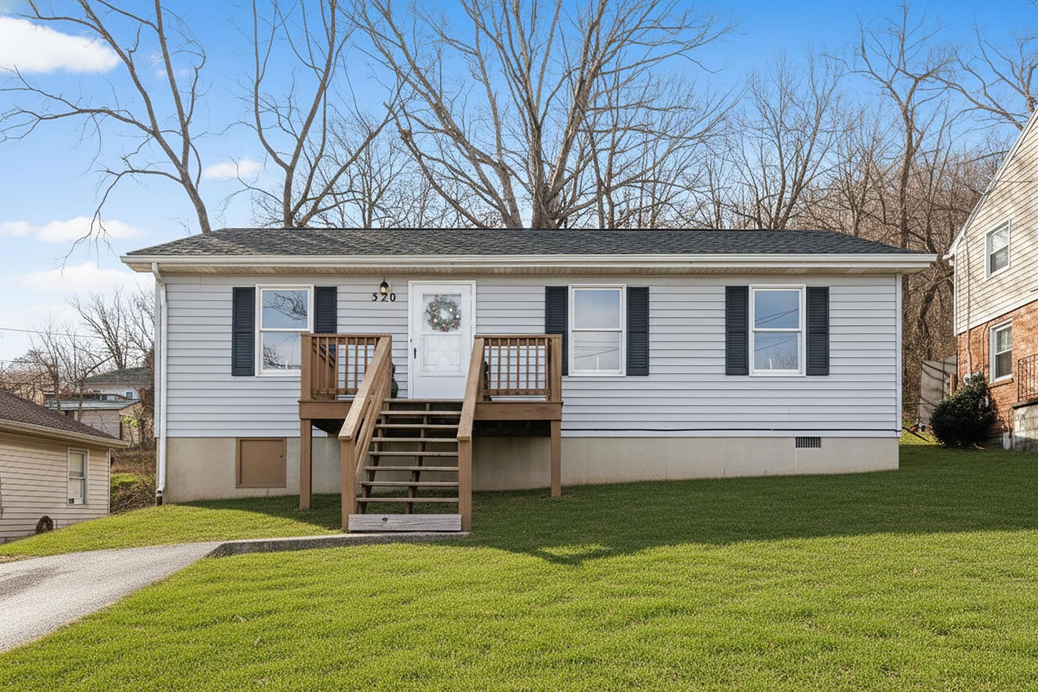 320 S WINCHESTER AVE, WAYNESBORO, Virginia 22980, 3 Bedrooms Bedrooms, ,1 BathroomBathrooms,Residential,320 S WINCHESTER AVE,671624 MLS # 671624 320 S WINCHESTER AVE, WAYNESBORO, Virginia 22980, 3 Bedrooms Bedrooms, ,1 BathroomBathrooms,Residential,320 S WINCHESTER AVE,671624 MLS # 671624