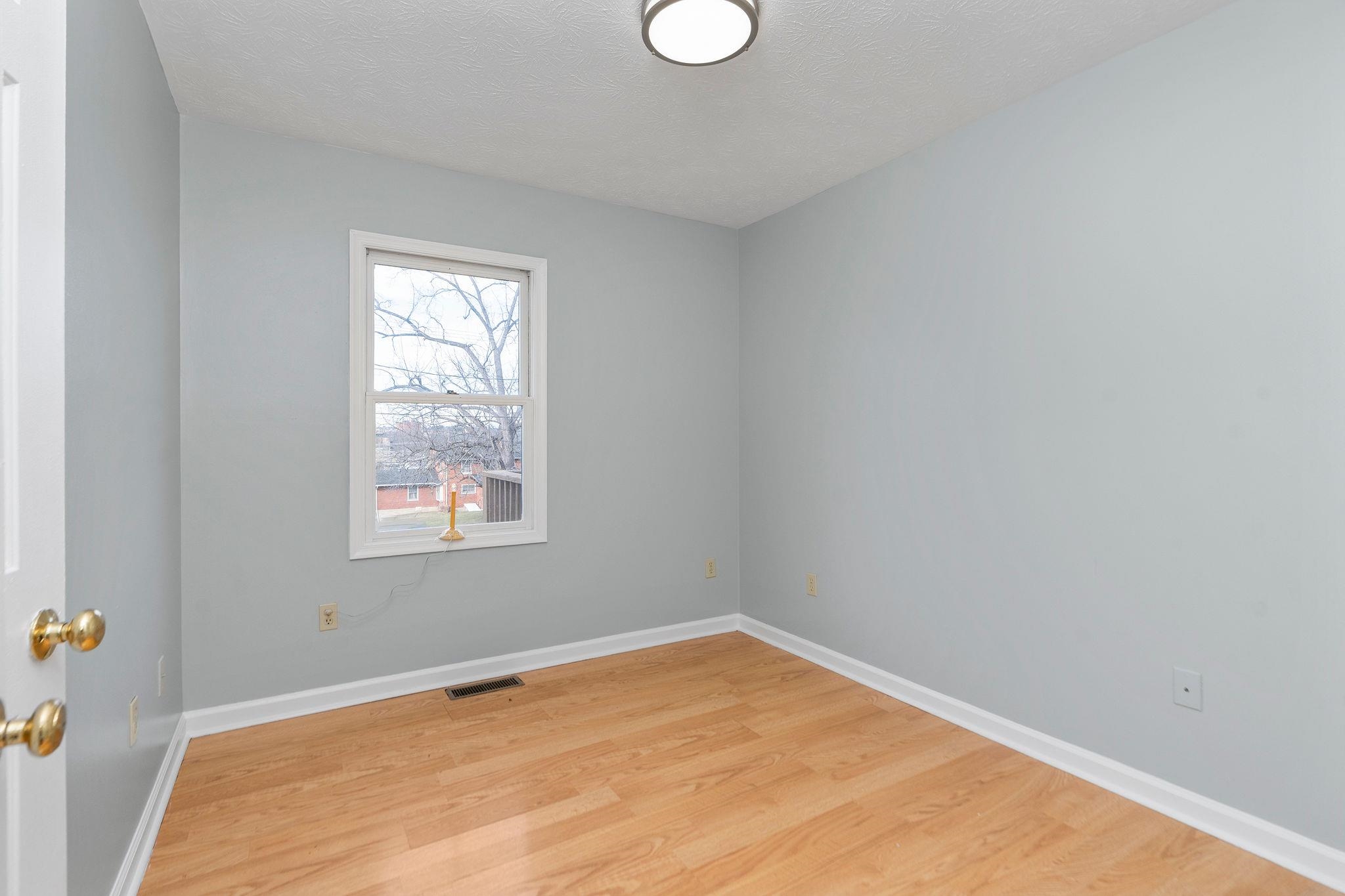 320 S WINCHESTER AVE, WAYNESBORO, Virginia 22980, 3 Bedrooms Bedrooms, ,1 BathroomBathrooms,Residential,320 S WINCHESTER AVE,671624 MLS # 671624 320 S WINCHESTER AVE, WAYNESBORO, Virginia 22980, 3 Bedrooms Bedrooms, ,1 BathroomBathrooms,Residential,320 S WINCHESTER AVE,671624 MLS # 671624