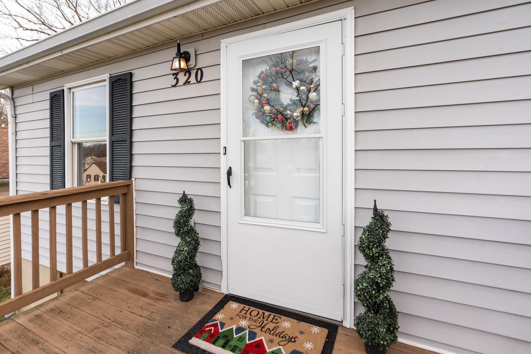 320 S WINCHESTER AVE, WAYNESBORO, Virginia 22980, 3 Bedrooms Bedrooms, ,1 BathroomBathrooms,Residential,320 S WINCHESTER AVE,671624 MLS # 671624 320 S WINCHESTER AVE, WAYNESBORO, Virginia 22980, 3 Bedrooms Bedrooms, ,1 BathroomBathrooms,Residential,320 S WINCHESTER AVE,671624 MLS # 671624