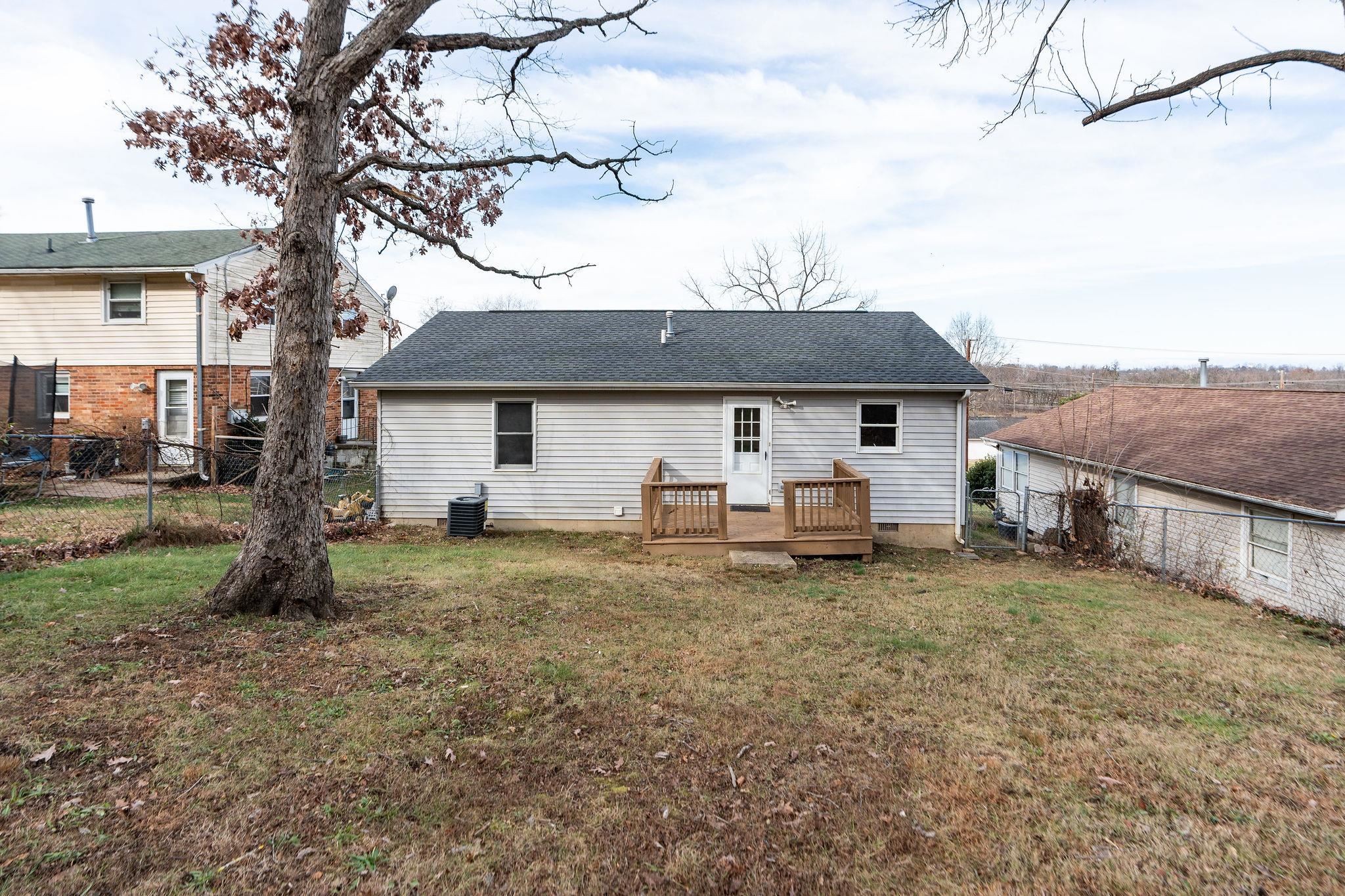 320 S WINCHESTER AVE, WAYNESBORO, Virginia 22980, 3 Bedrooms Bedrooms, ,1 BathroomBathrooms,Residential,320 S WINCHESTER AVE,671624 MLS # 671624 320 S WINCHESTER AVE, WAYNESBORO, Virginia 22980, 3 Bedrooms Bedrooms, ,1 BathroomBathrooms,Residential,320 S WINCHESTER AVE,671624 MLS # 671624