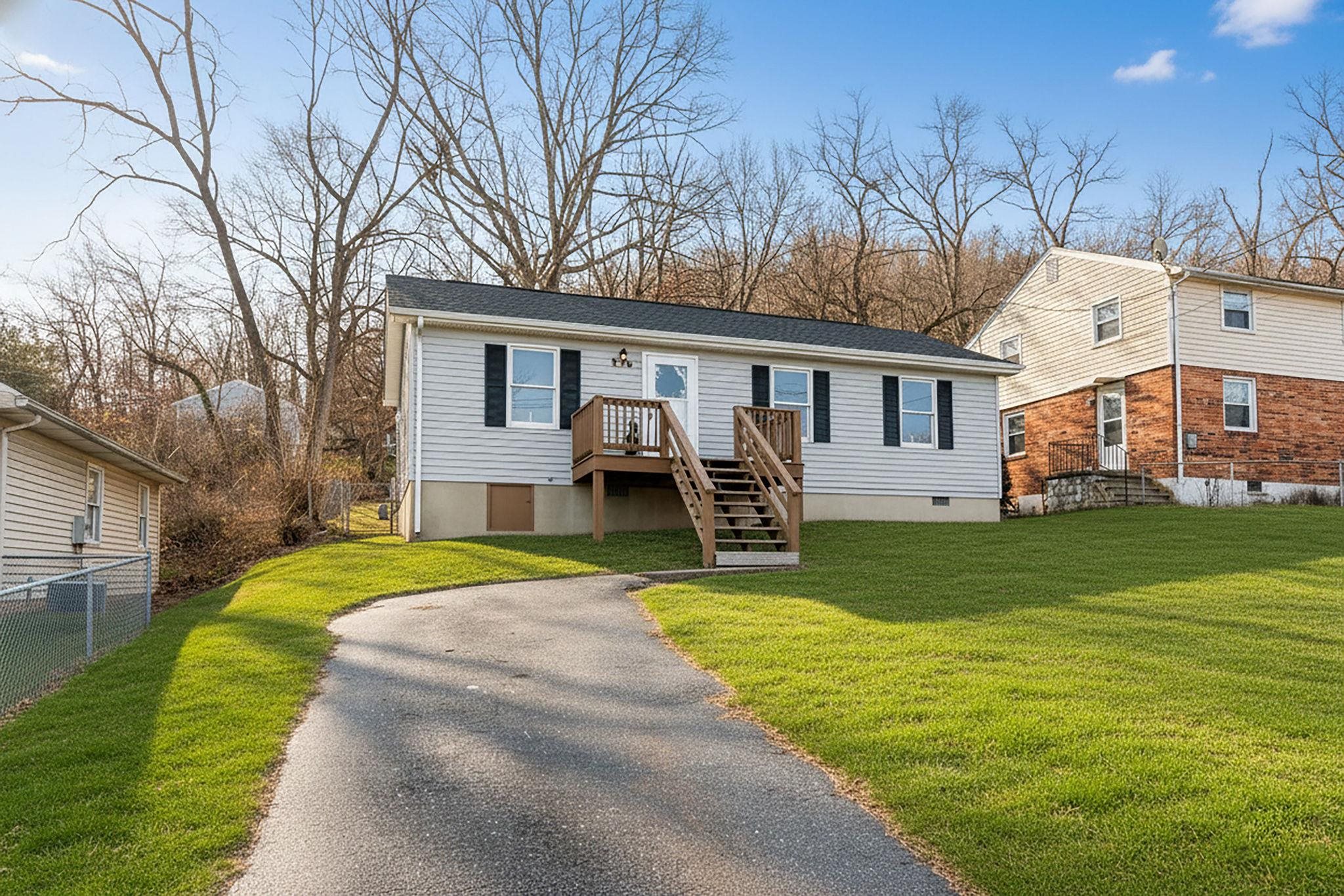 320 S WINCHESTER AVE, WAYNESBORO, Virginia 22980, 3 Bedrooms Bedrooms, ,1 BathroomBathrooms,Residential,320 S WINCHESTER AVE,671624 MLS # 671624 320 S WINCHESTER AVE, WAYNESBORO, Virginia 22980, 3 Bedrooms Bedrooms, ,1 BathroomBathrooms,Residential,320 S WINCHESTER AVE,671624 MLS # 671624