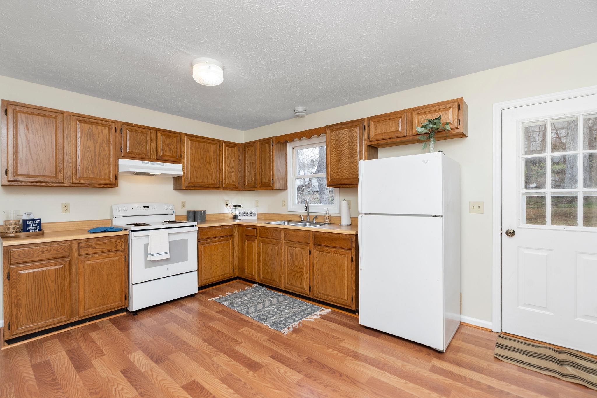 320 S WINCHESTER AVE, WAYNESBORO, Virginia 22980, 3 Bedrooms Bedrooms, ,1 BathroomBathrooms,Residential,320 S WINCHESTER AVE,671624 MLS # 671624 320 S WINCHESTER AVE, WAYNESBORO, Virginia 22980, 3 Bedrooms Bedrooms, ,1 BathroomBathrooms,Residential,320 S WINCHESTER AVE,671624 MLS # 671624