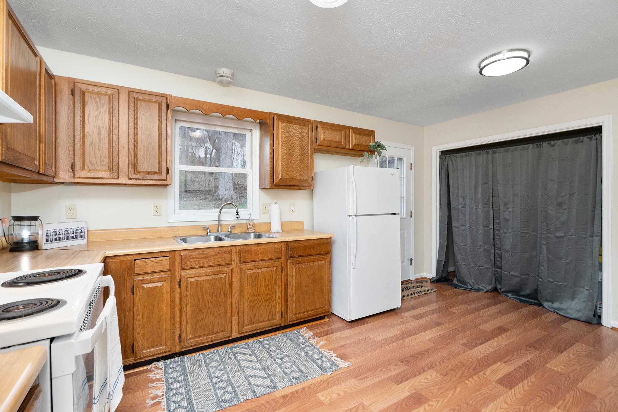 320 S WINCHESTER AVE, WAYNESBORO, Virginia 22980, 3 Bedrooms Bedrooms, ,1 BathroomBathrooms,Residential,320 S WINCHESTER AVE,671624 MLS # 671624 320 S WINCHESTER AVE, WAYNESBORO, Virginia 22980, 3 Bedrooms Bedrooms, ,1 BathroomBathrooms,Residential,320 S WINCHESTER AVE,671624 MLS # 671624