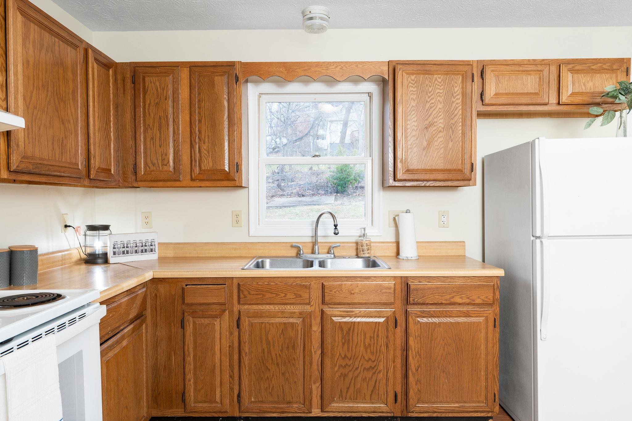 320 S WINCHESTER AVE, WAYNESBORO, Virginia 22980, 3 Bedrooms Bedrooms, ,1 BathroomBathrooms,Residential,320 S WINCHESTER AVE,671624 MLS # 671624 320 S WINCHESTER AVE, WAYNESBORO, Virginia 22980, 3 Bedrooms Bedrooms, ,1 BathroomBathrooms,Residential,320 S WINCHESTER AVE,671624 MLS # 671624