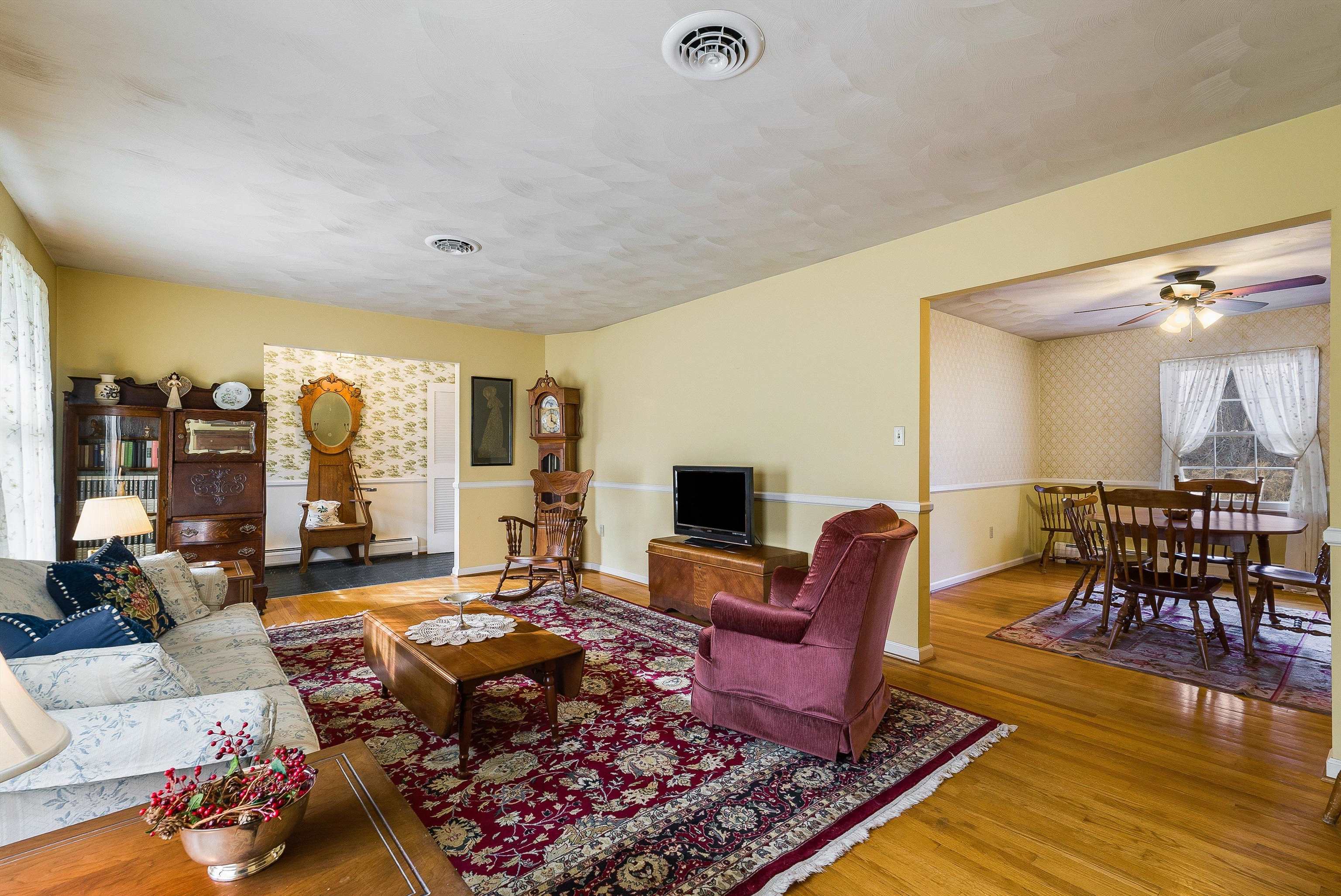 419 CARDINAL ST, STAUNTON, Virginia 24401, 3 Bedrooms Bedrooms, ,2 BathroomsBathrooms,Residential,419 CARDINAL ST,671629 MLS # 671629