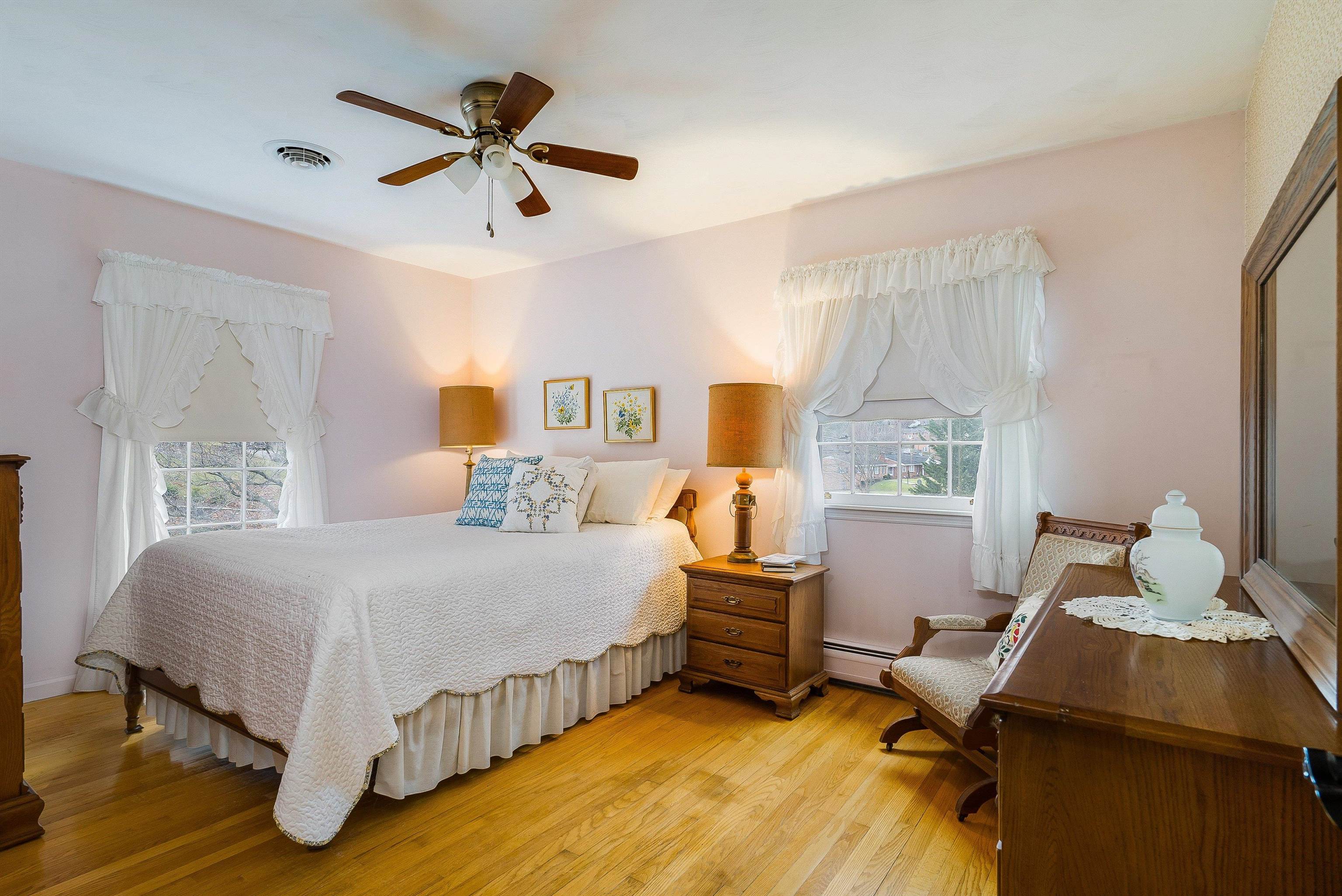 419 CARDINAL ST, STAUNTON, Virginia 24401, 3 Bedrooms Bedrooms, ,2 BathroomsBathrooms,Residential,419 CARDINAL ST,671629 MLS # 671629