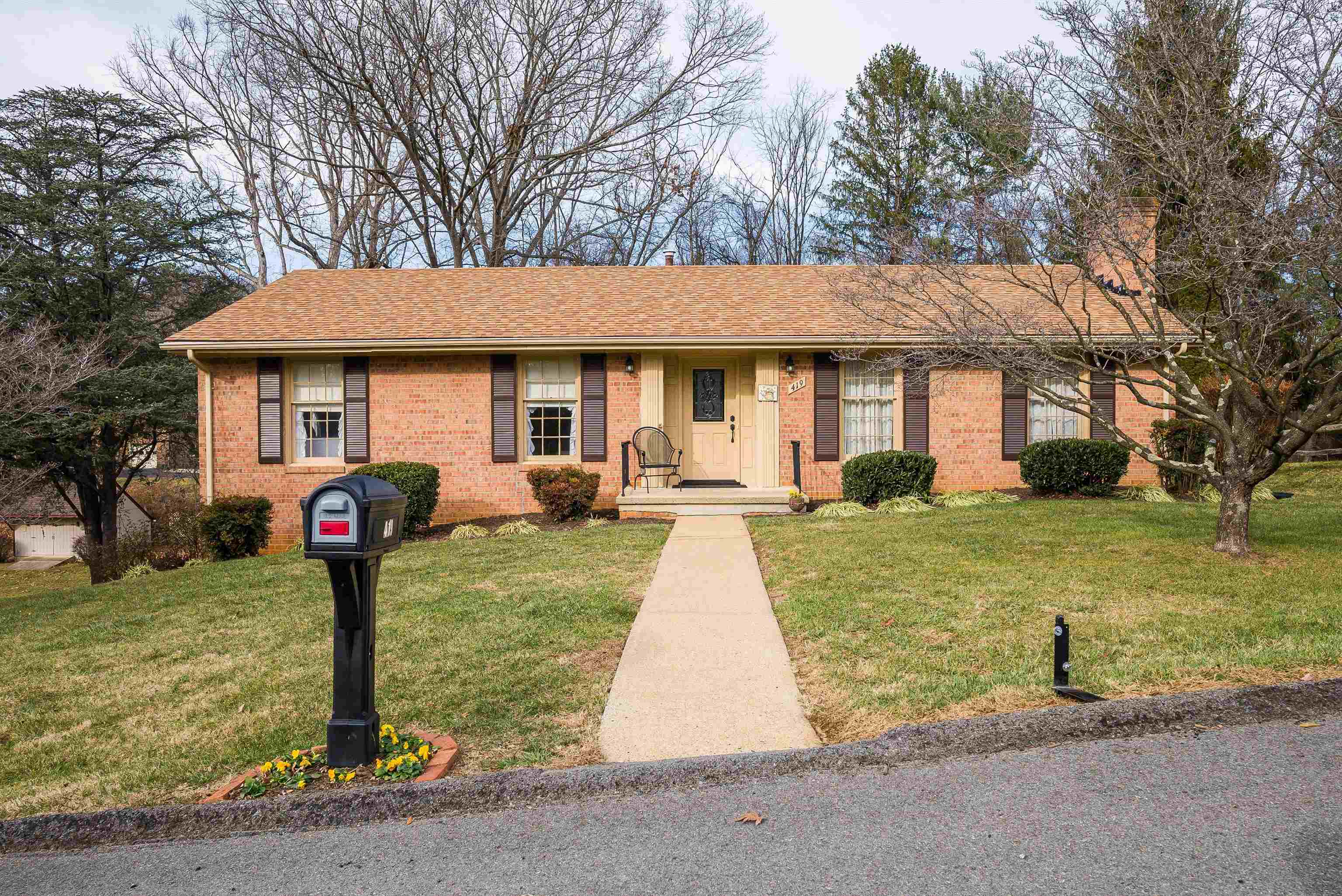 419 CARDINAL ST, STAUNTON, Virginia 24401, 3 Bedrooms Bedrooms, ,2 BathroomsBathrooms,Residential,419 CARDINAL ST,671629 MLS # 671629