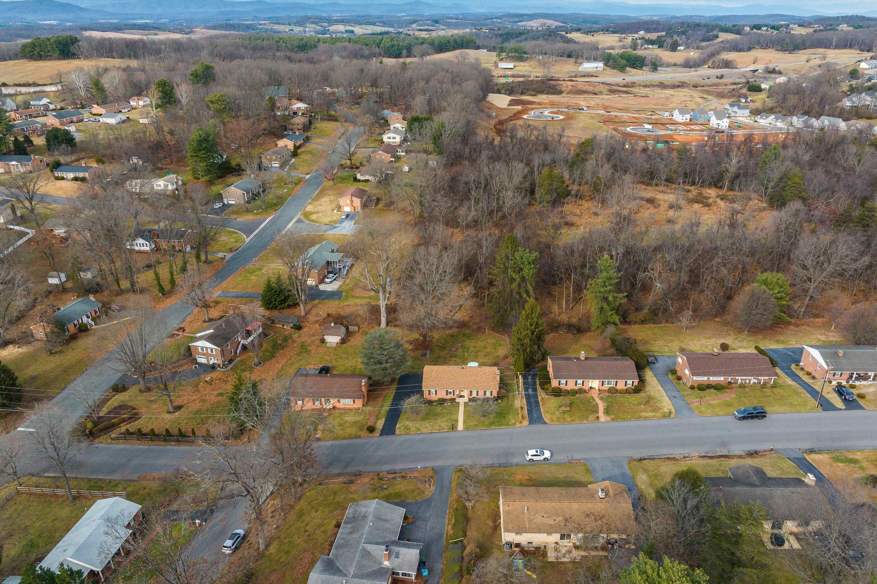 419 CARDINAL ST, STAUNTON, Virginia 24401, 3 Bedrooms Bedrooms, ,2 BathroomsBathrooms,Residential,419 CARDINAL ST,671629 MLS # 671629