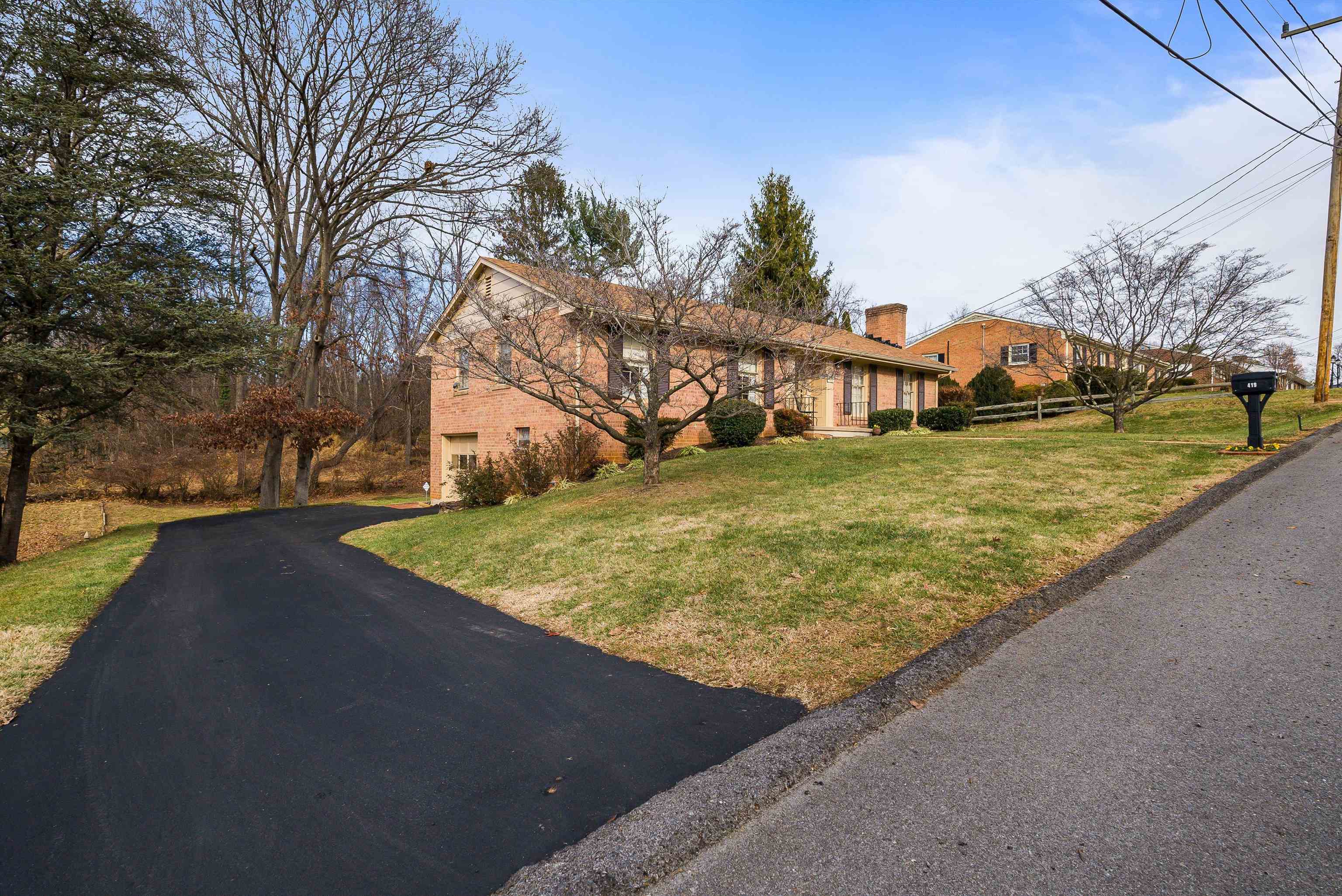 419 CARDINAL ST, STAUNTON, Virginia 24401, 3 Bedrooms Bedrooms, ,2 BathroomsBathrooms,Residential,419 CARDINAL ST,671629 MLS # 671629