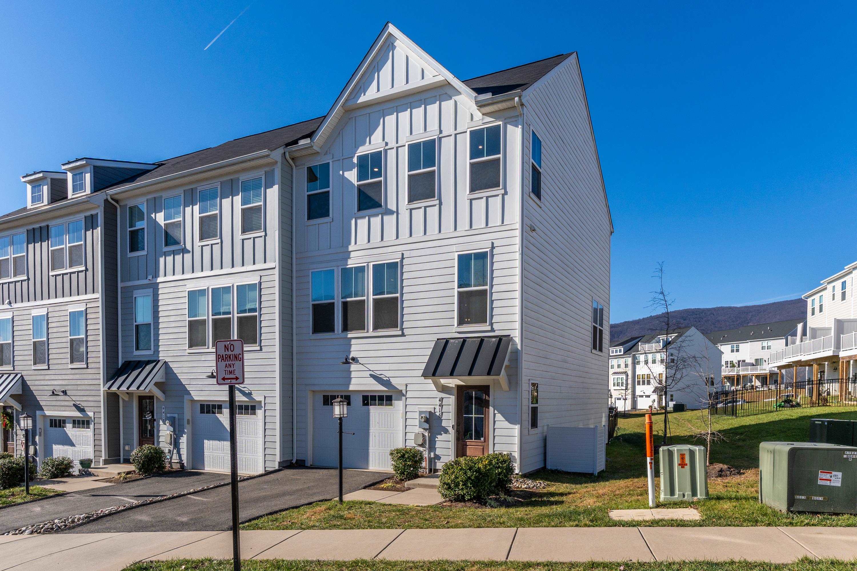 4416 ALSTON ST, CROZET, Virginia 22932, 4 Bedrooms Bedrooms, ,3 BathroomsBathrooms,Residential,4416 ALSTON ST,671630 MLS # 671630 4416 ALSTON ST, CROZET, Virginia 22932, 4 Bedrooms Bedrooms, ,3 BathroomsBathrooms,Residential,4416 ALSTON ST,671630 MLS # 671630