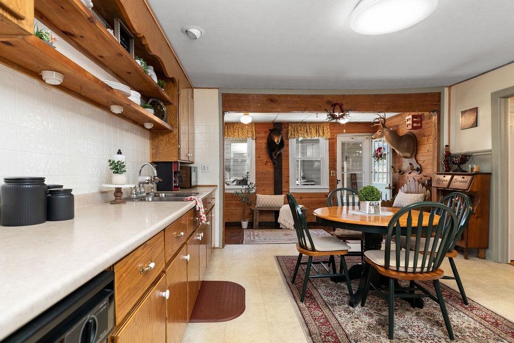 115 OLD HERMITAGE RD, WAYNESBORO, Virginia 22980, 3 Bedrooms Bedrooms, ,2 BathroomsBathrooms,Residential,115 OLD HERMITAGE RD,671633 MLS # 671633