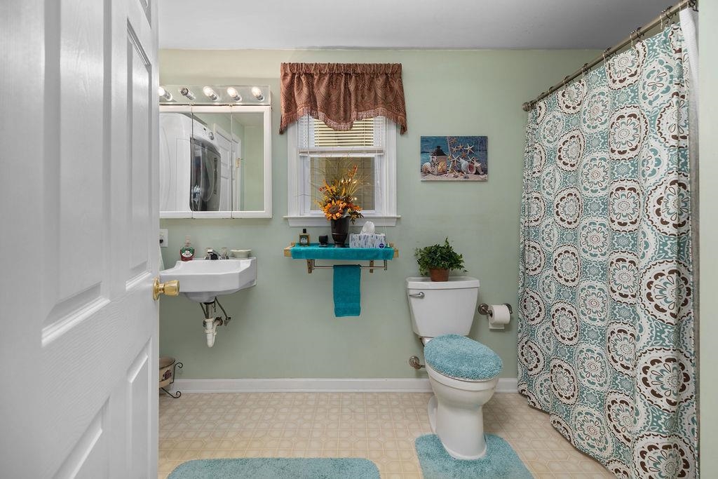 115 OLD HERMITAGE RD, WAYNESBORO, Virginia 22980, 3 Bedrooms Bedrooms, ,2 BathroomsBathrooms,Residential,115 OLD HERMITAGE RD,671633 MLS # 671633