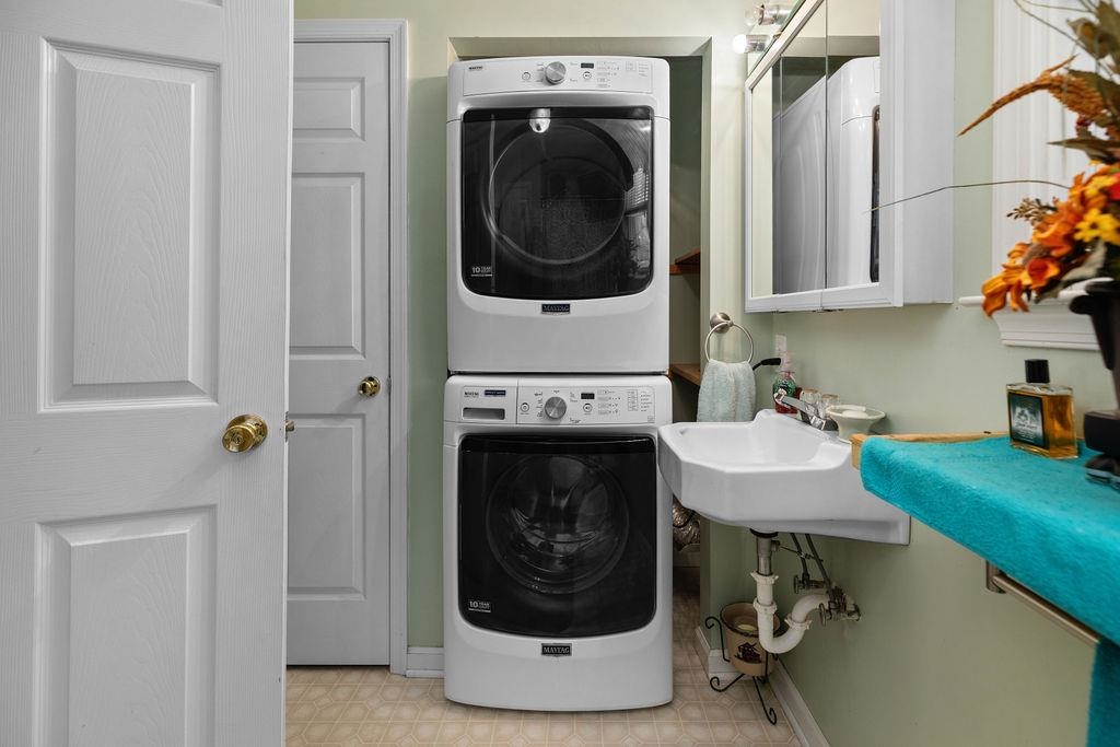 115 OLD HERMITAGE RD, WAYNESBORO, Virginia 22980, 3 Bedrooms Bedrooms, ,2 BathroomsBathrooms,Residential,115 OLD HERMITAGE RD,671633 MLS # 671633