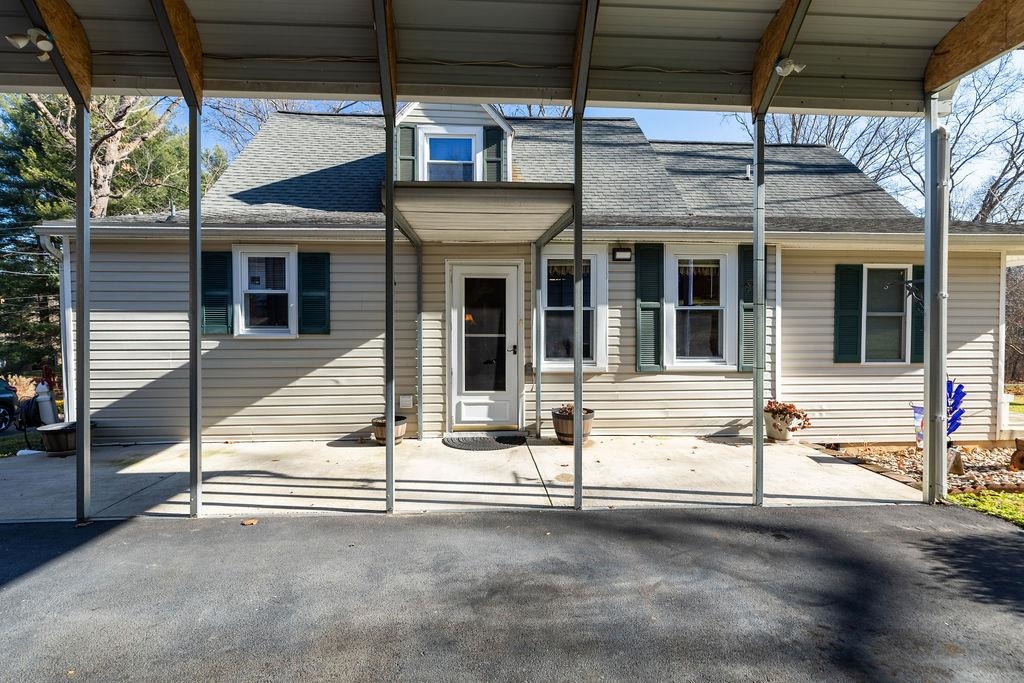 115 OLD HERMITAGE RD, WAYNESBORO, Virginia 22980, 3 Bedrooms Bedrooms, ,2 BathroomsBathrooms,Residential,115 OLD HERMITAGE RD,671633 MLS # 671633