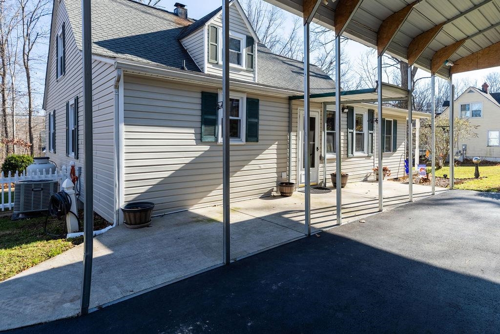 115 OLD HERMITAGE RD, WAYNESBORO, Virginia 22980, 3 Bedrooms Bedrooms, ,2 BathroomsBathrooms,Residential,115 OLD HERMITAGE RD,671633 MLS # 671633