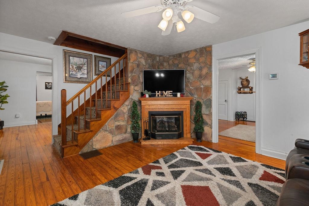 115 OLD HERMITAGE RD, WAYNESBORO, Virginia 22980, 3 Bedrooms Bedrooms, ,2 BathroomsBathrooms,Residential,115 OLD HERMITAGE RD,671633 MLS # 671633