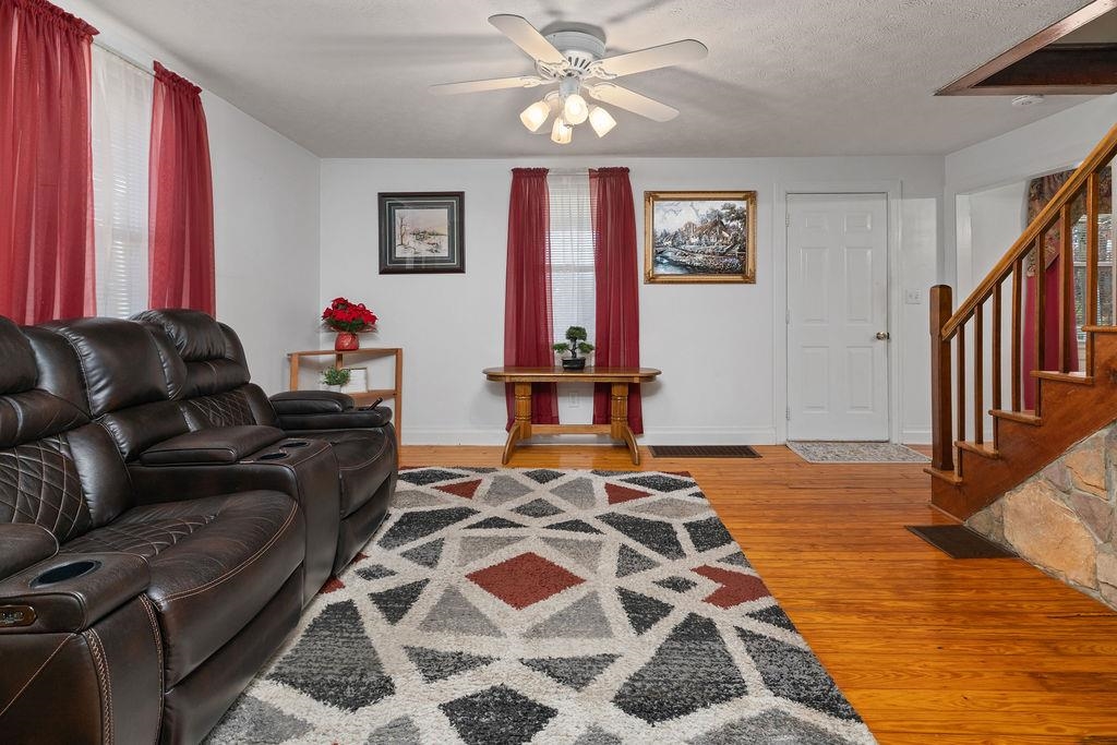 115 OLD HERMITAGE RD, WAYNESBORO, Virginia 22980, 3 Bedrooms Bedrooms, ,2 BathroomsBathrooms,Residential,115 OLD HERMITAGE RD,671633 MLS # 671633