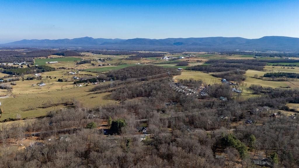 115 OLD HERMITAGE RD, WAYNESBORO, Virginia 22980, 3 Bedrooms Bedrooms, ,2 BathroomsBathrooms,Residential,115 OLD HERMITAGE RD,671633 MLS # 671633