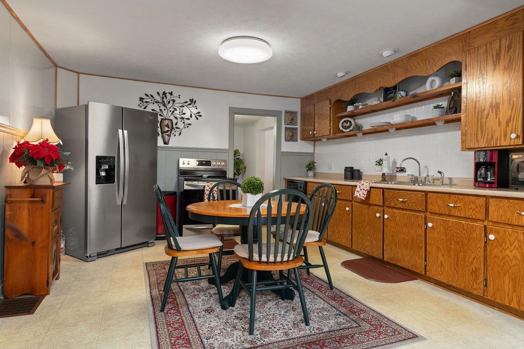 115 OLD HERMITAGE RD, WAYNESBORO, Virginia 22980, 3 Bedrooms Bedrooms, ,2 BathroomsBathrooms,Residential,115 OLD HERMITAGE RD,671633 MLS # 671633