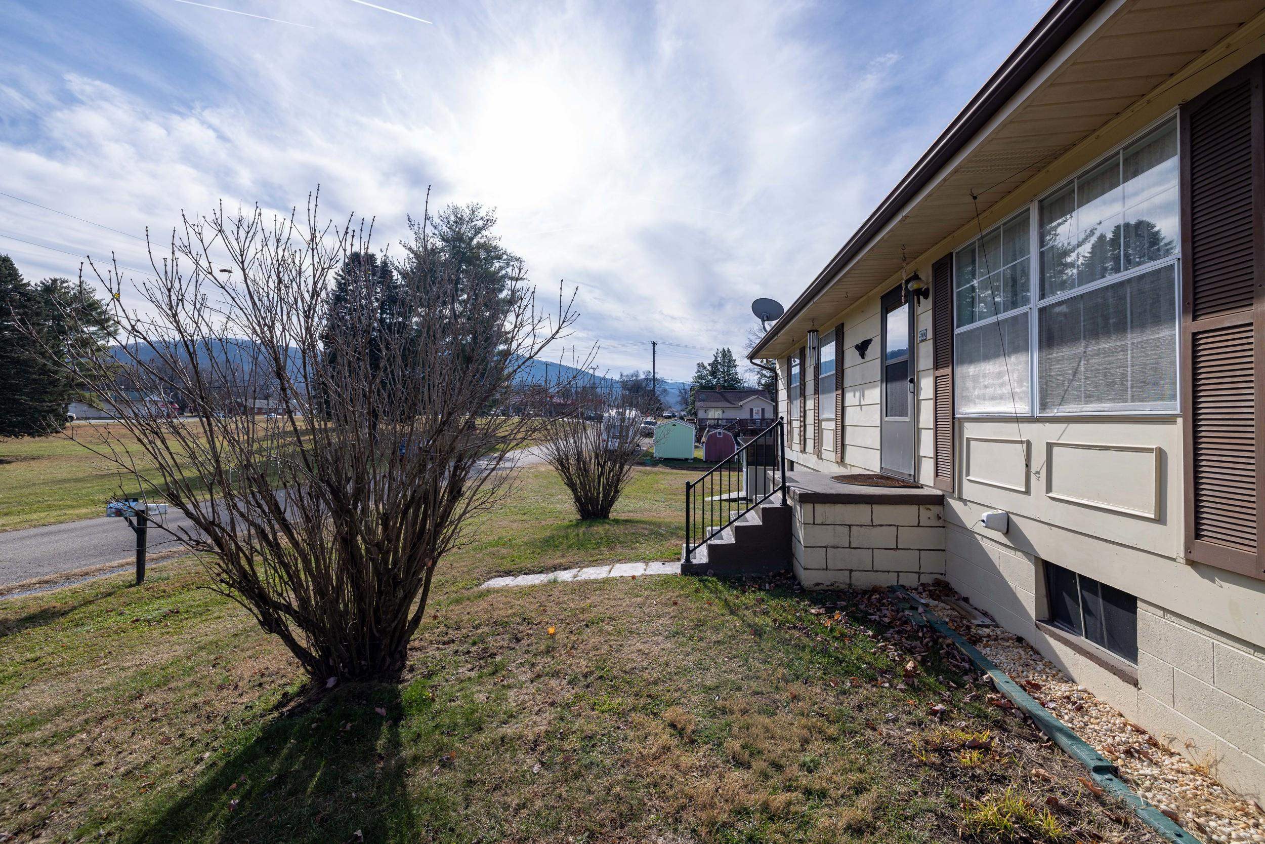 502 SEVENTH ST, ELKTON, Virginia 22827, 3 Bedrooms Bedrooms, ,1 BathroomBathrooms,Residential,502 SEVENTH ST,671634 MLS # 671634 502 SEVENTH ST, ELKTON, Virginia 22827, 3 Bedrooms Bedrooms, ,1 BathroomBathrooms,Residential,502 SEVENTH ST,671634 MLS # 671634