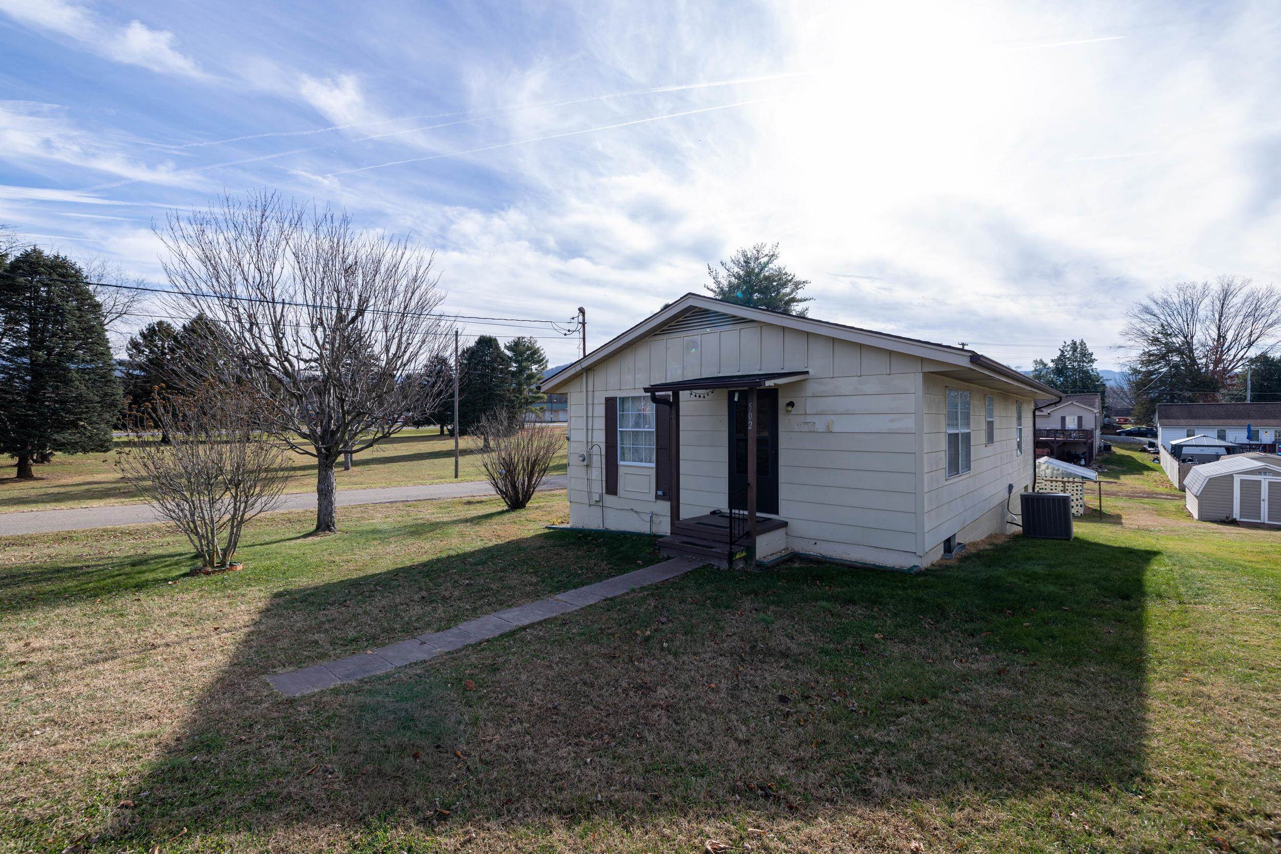 502 SEVENTH ST, ELKTON, Virginia 22827, 3 Bedrooms Bedrooms, ,1 BathroomBathrooms,Residential,502 SEVENTH ST,671634 MLS # 671634 502 SEVENTH ST, ELKTON, Virginia 22827, 3 Bedrooms Bedrooms, ,1 BathroomBathrooms,Residential,502 SEVENTH ST,671634 MLS # 671634