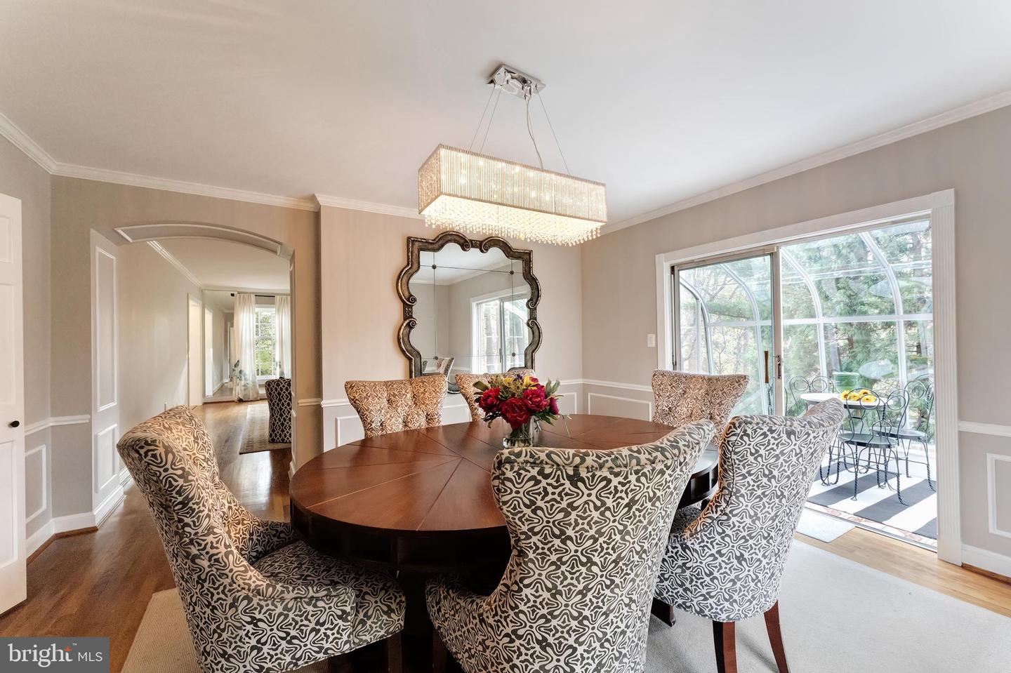 706 BLUEBERRY HILL RD, MCLEAN, Virginia 22101, 4 Bedrooms Bedrooms, ,4 BathroomsBathrooms,Residential,For sale,706 BLUEBERRY HILL RD,VAFX2274870 MLS # VAFX2274870