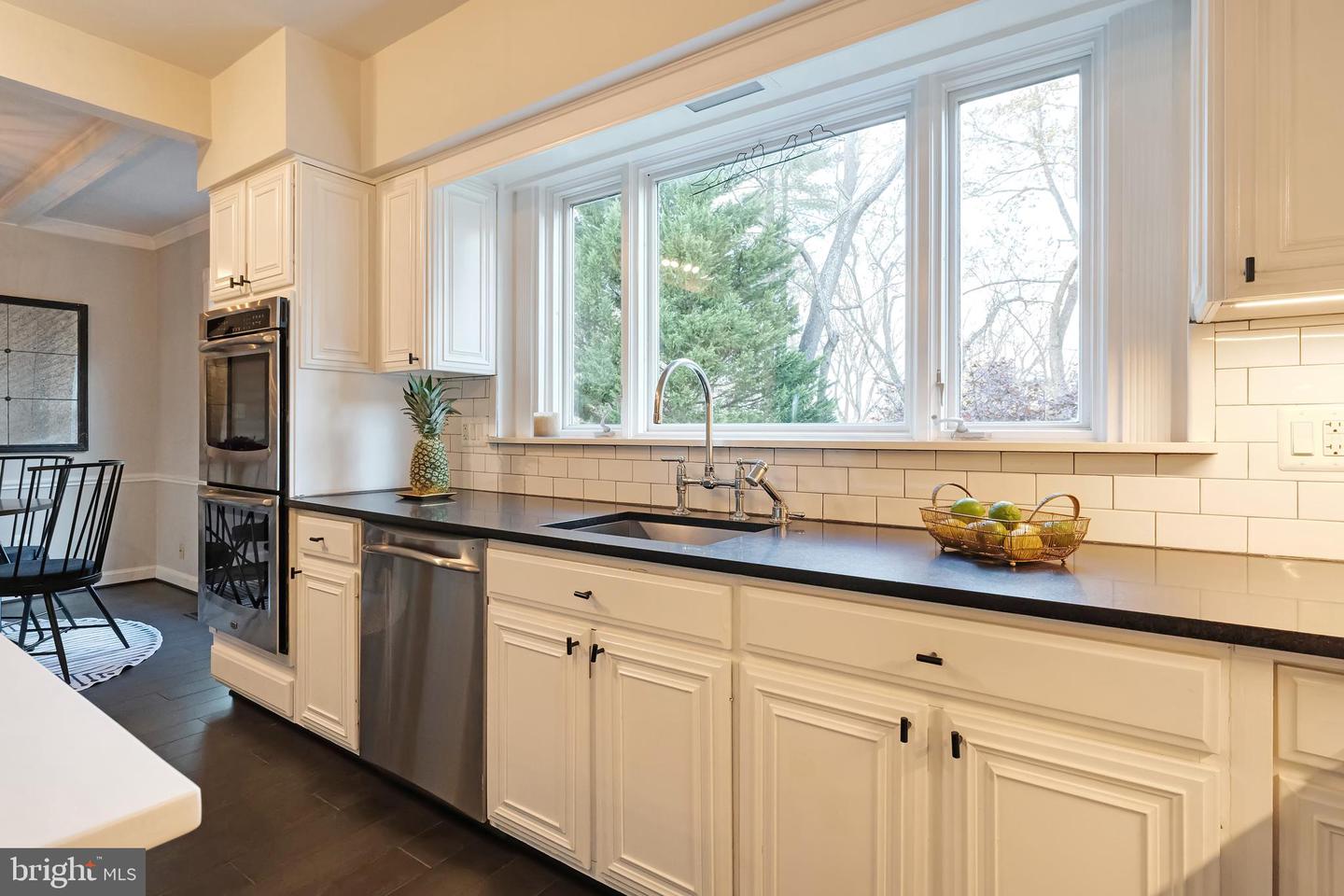 706 BLUEBERRY HILL RD, MCLEAN, Virginia 22101, 4 Bedrooms Bedrooms, ,4 BathroomsBathrooms,Residential,For sale,706 BLUEBERRY HILL RD,VAFX2274870 MLS # VAFX2274870