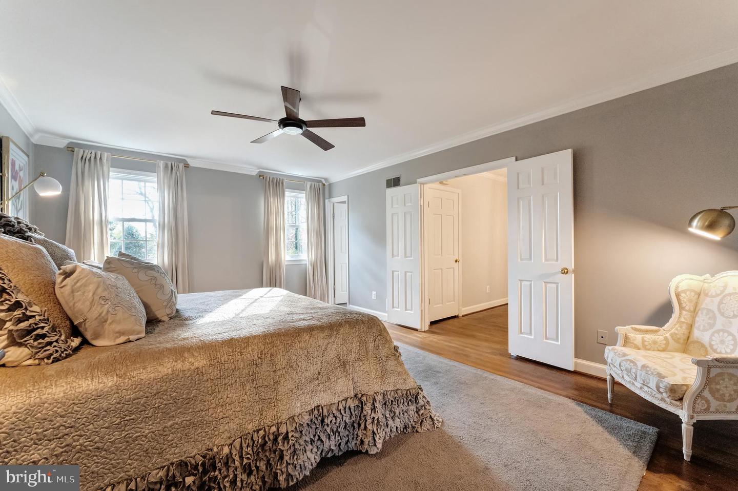 706 BLUEBERRY HILL RD, MCLEAN, Virginia 22101, 4 Bedrooms Bedrooms, ,4 BathroomsBathrooms,Residential,For sale,706 BLUEBERRY HILL RD,VAFX2274870 MLS # VAFX2274870