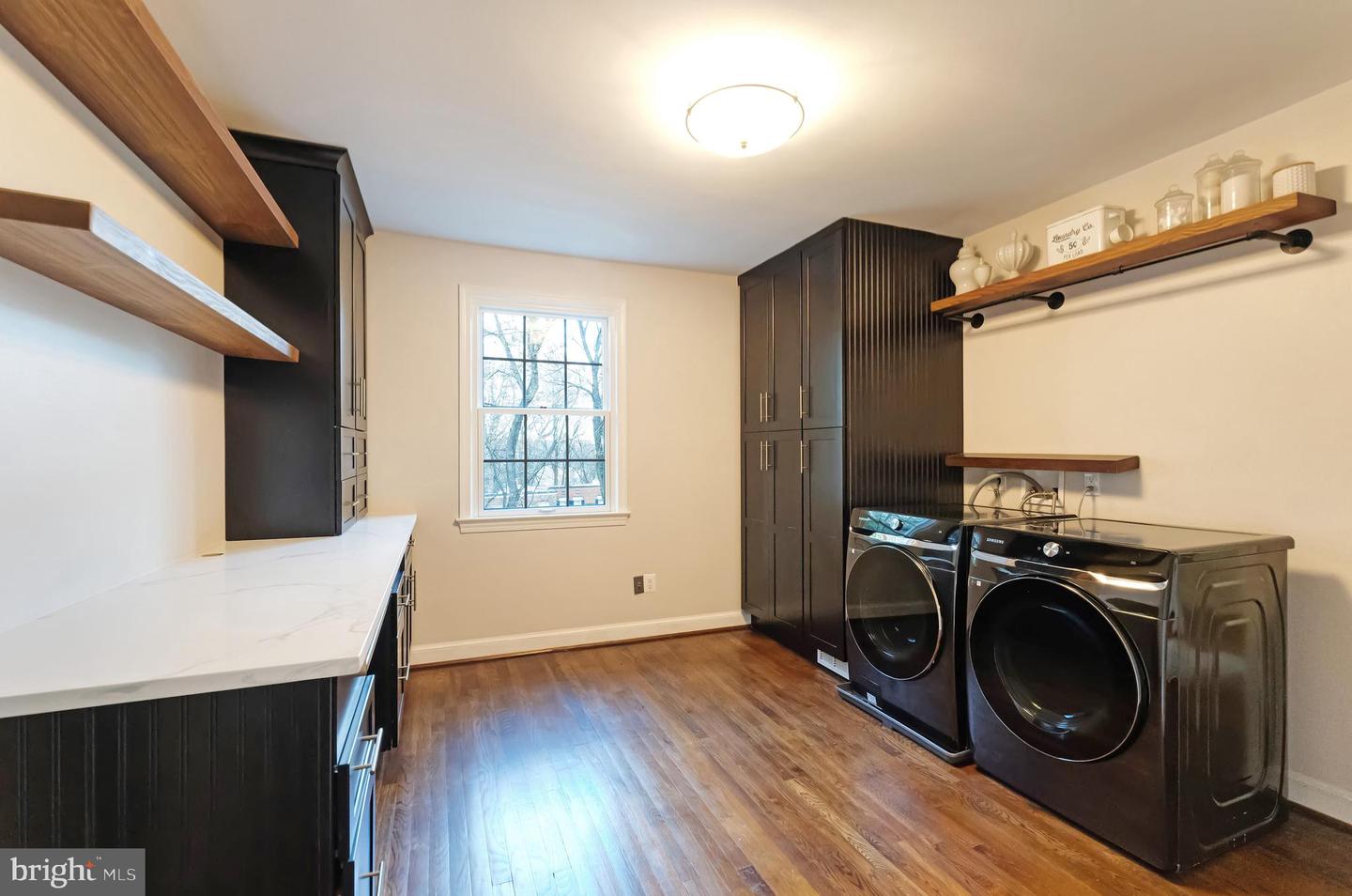 706 BLUEBERRY HILL RD, MCLEAN, Virginia 22101, 4 Bedrooms Bedrooms, ,4 BathroomsBathrooms,Residential,For sale,706 BLUEBERRY HILL RD,VAFX2274870 MLS # VAFX2274870