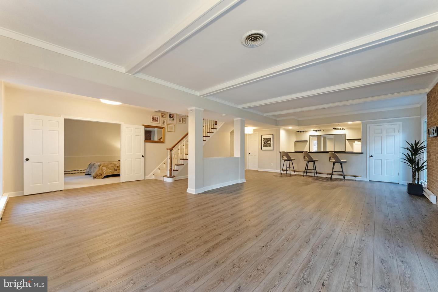 706 BLUEBERRY HILL RD, MCLEAN, Virginia 22101, 4 Bedrooms Bedrooms, ,4 BathroomsBathrooms,Residential,For sale,706 BLUEBERRY HILL RD,VAFX2274870 MLS # VAFX2274870