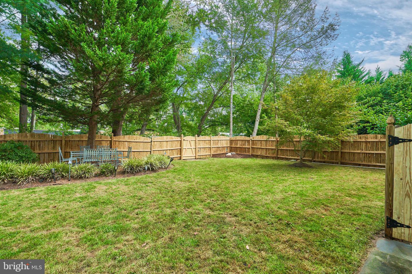 706 BLUEBERRY HILL RD, MCLEAN, Virginia 22101, 4 Bedrooms Bedrooms, ,4 BathroomsBathrooms,Residential,For sale,706 BLUEBERRY HILL RD,VAFX2274870 MLS # VAFX2274870