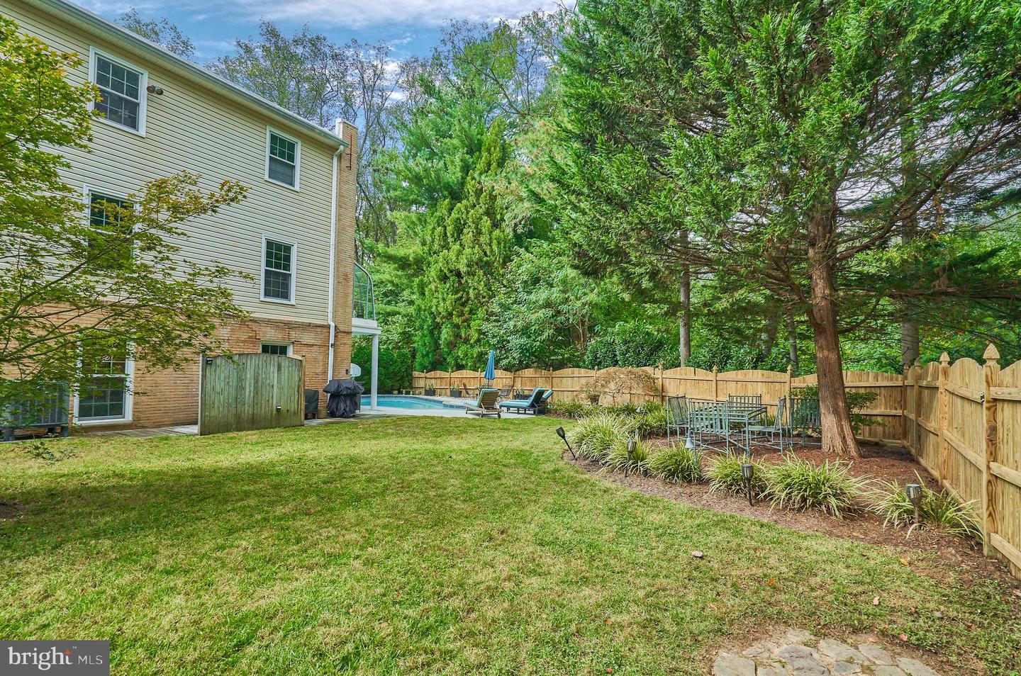 706 BLUEBERRY HILL RD, MCLEAN, Virginia 22101, 4 Bedrooms Bedrooms, ,4 BathroomsBathrooms,Residential,For sale,706 BLUEBERRY HILL RD,VAFX2274870 MLS # VAFX2274870