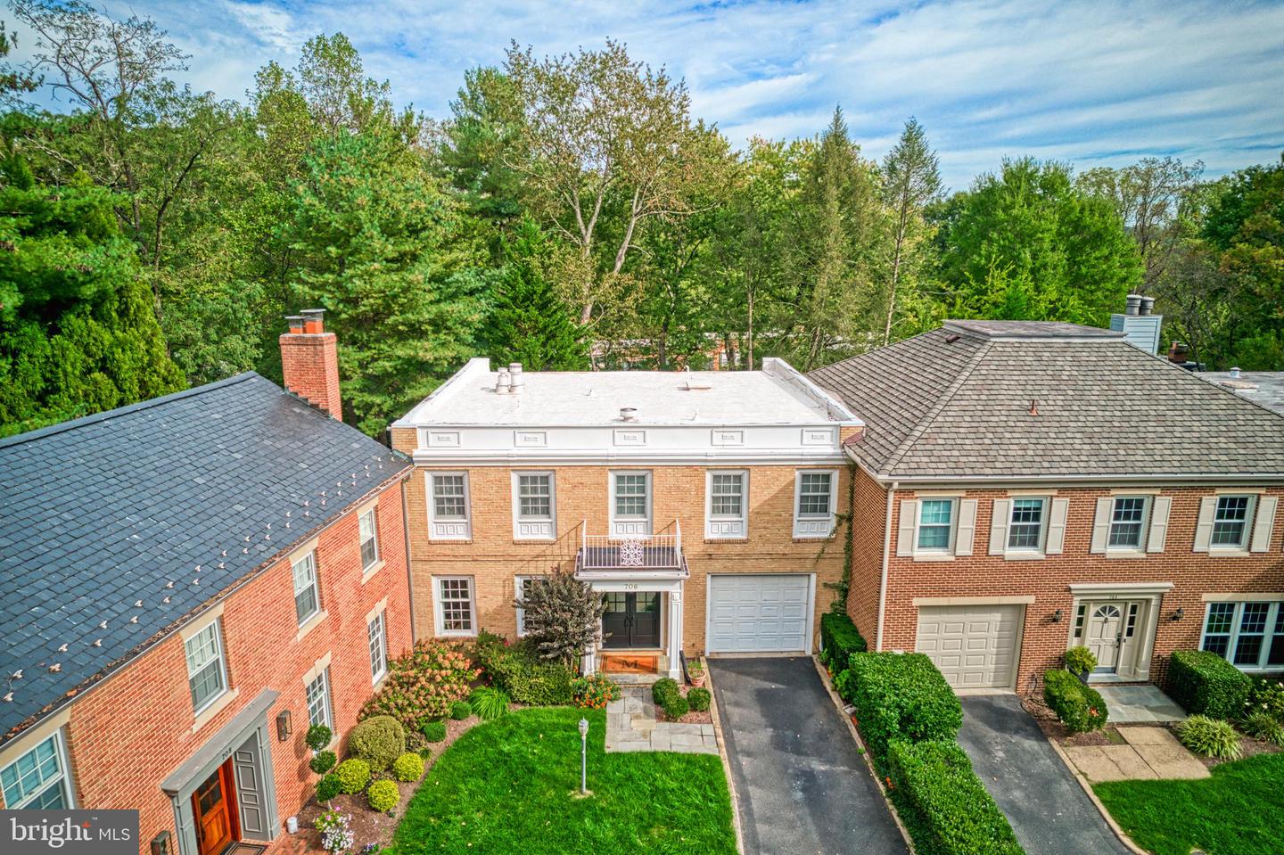 706 BLUEBERRY HILL RD, MCLEAN, Virginia 22101, 4 Bedrooms Bedrooms, ,4 BathroomsBathrooms,Residential,For sale,706 BLUEBERRY HILL RD,VAFX2274870 MLS # VAFX2274870