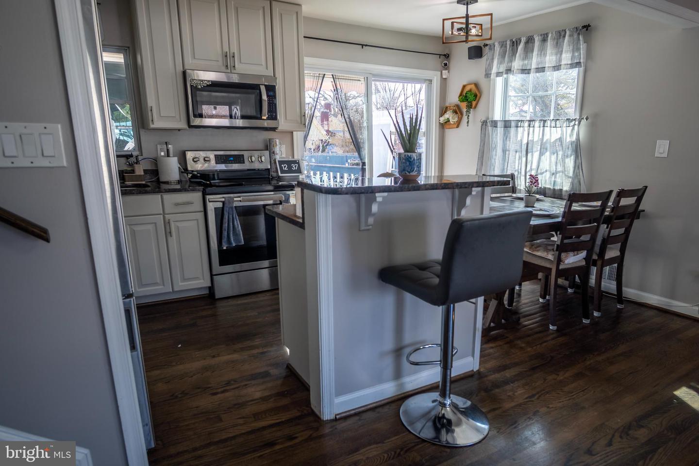 1411 MARY ST, WOODBRIDGE, Virginia 22191, 4 Bedrooms Bedrooms, ,3 BathroomsBathrooms,Residential,For sale,1411 MARY ST,VAPW2106554 MLS # VAPW2106554