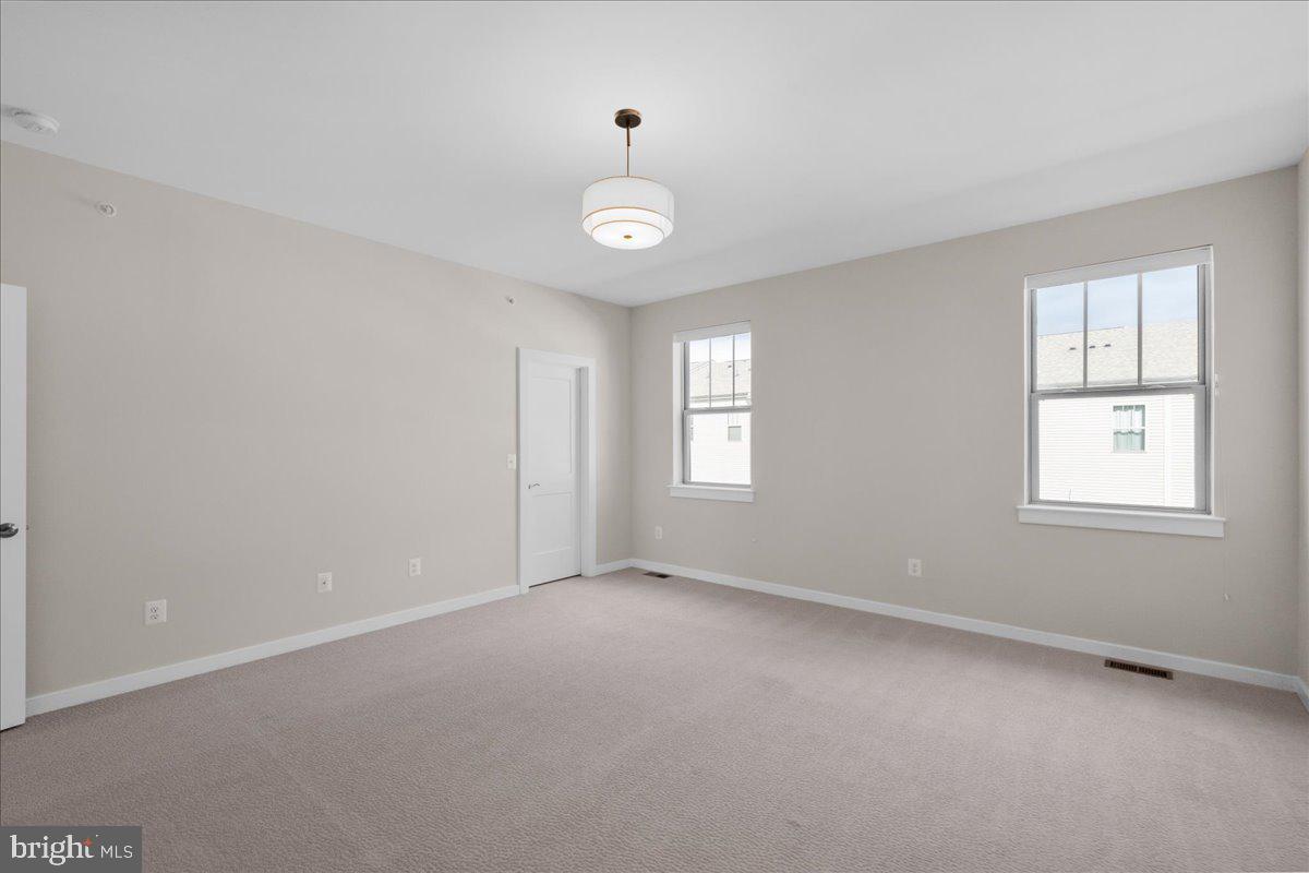 1120 MADEIRA TER SE, LEESBURG, Virginia 20175, 3 Bedrooms Bedrooms, ,2 BathroomsBathrooms,Residential,For sale,1120 MADEIRA TER SE,VALO2110150 MLS # VALO2110150