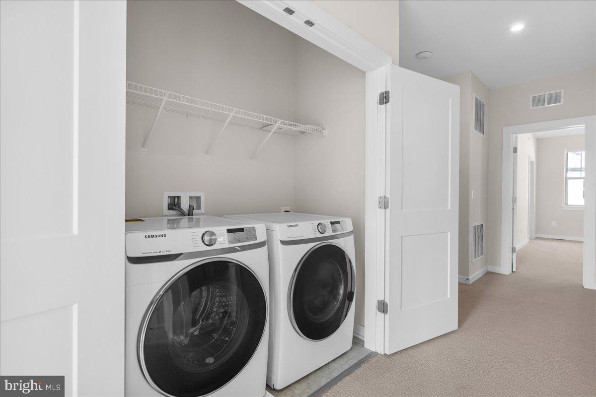 1120 MADEIRA TER SE, LEESBURG, Virginia 20175, 3 Bedrooms Bedrooms, ,2 BathroomsBathrooms,Residential,For sale,1120 MADEIRA TER SE,VALO2110150 MLS # VALO2110150