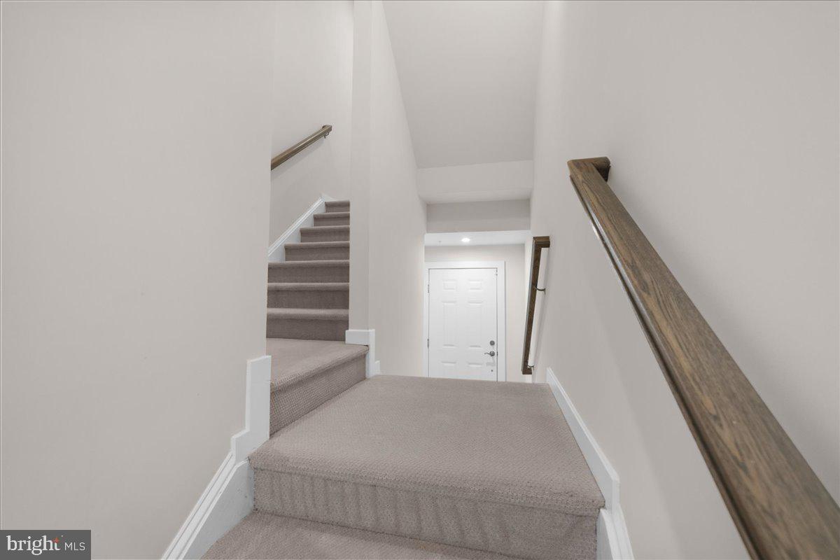 1120 MADEIRA TER SE, LEESBURG, Virginia 20175, 3 Bedrooms Bedrooms, ,2 BathroomsBathrooms,Residential,For sale,1120 MADEIRA TER SE,VALO2110150 MLS # VALO2110150