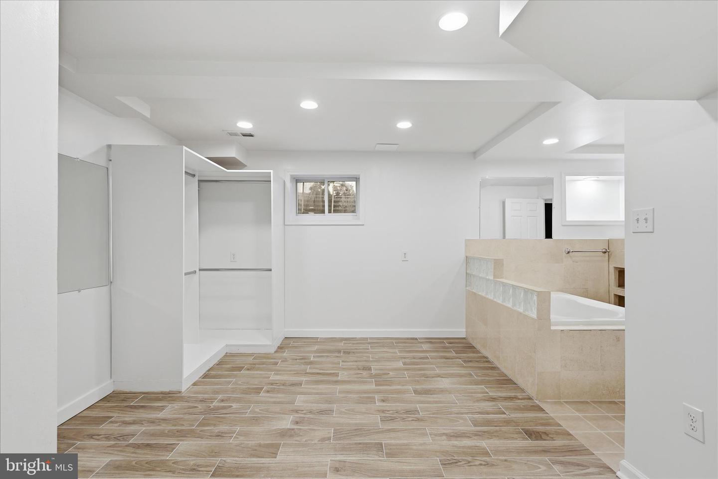 5606 TILIA CT, BURKE, Virginia 22015, 4 Bedrooms Bedrooms, ,3 BathroomsBathrooms,Residential,For sale,5606 TILIA CT,VAFX2277966 MLS # VAFX2277966