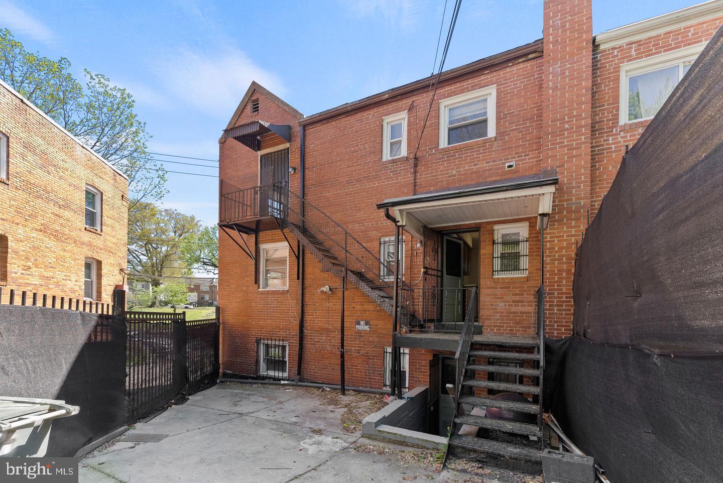 550 MALCOLM X AVE SE, WASHINGTON, District Of Columbia 20032, 3 Bedrooms Bedrooms, 3 Rooms Rooms,3 BathroomsBathrooms,Residential,For sale,550 MALCOLM X AVE SE,DCDC2231358 MLS # DCDC2231358