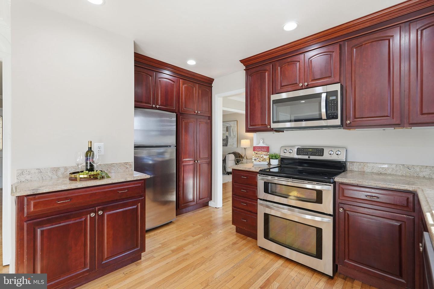 12227 OX HILL RD, FAIRFAX, Virginia 22033, 3 Bedrooms Bedrooms, ,2 BathroomsBathrooms,Residential,For sale,12227 OX HILL RD,VAFX2280014 MLS # VAFX2280014