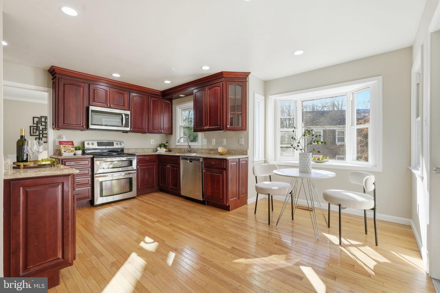 12227 OX HILL RD, FAIRFAX, Virginia 22033, 3 Bedrooms Bedrooms, ,2 BathroomsBathrooms,Residential,For sale,12227 OX HILL RD,VAFX2280014 MLS # VAFX2280014