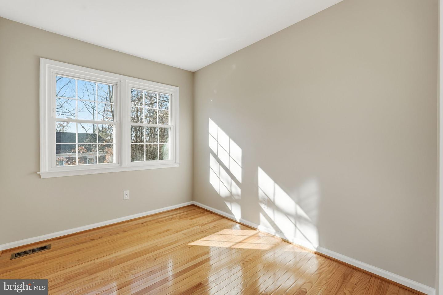 12227 OX HILL RD, FAIRFAX, Virginia 22033, 3 Bedrooms Bedrooms, ,2 BathroomsBathrooms,Residential,For sale,12227 OX HILL RD,VAFX2280014 MLS # VAFX2280014