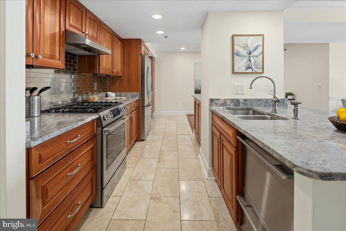 1276 N WAYNE ST #711, ARLINGTON, Virginia 22201, 2 Bedrooms Bedrooms, ,2 BathroomsBathrooms,Residential,For sale,1276 N WAYNE ST #711,VAAR2066330 MLS # VAAR2066330