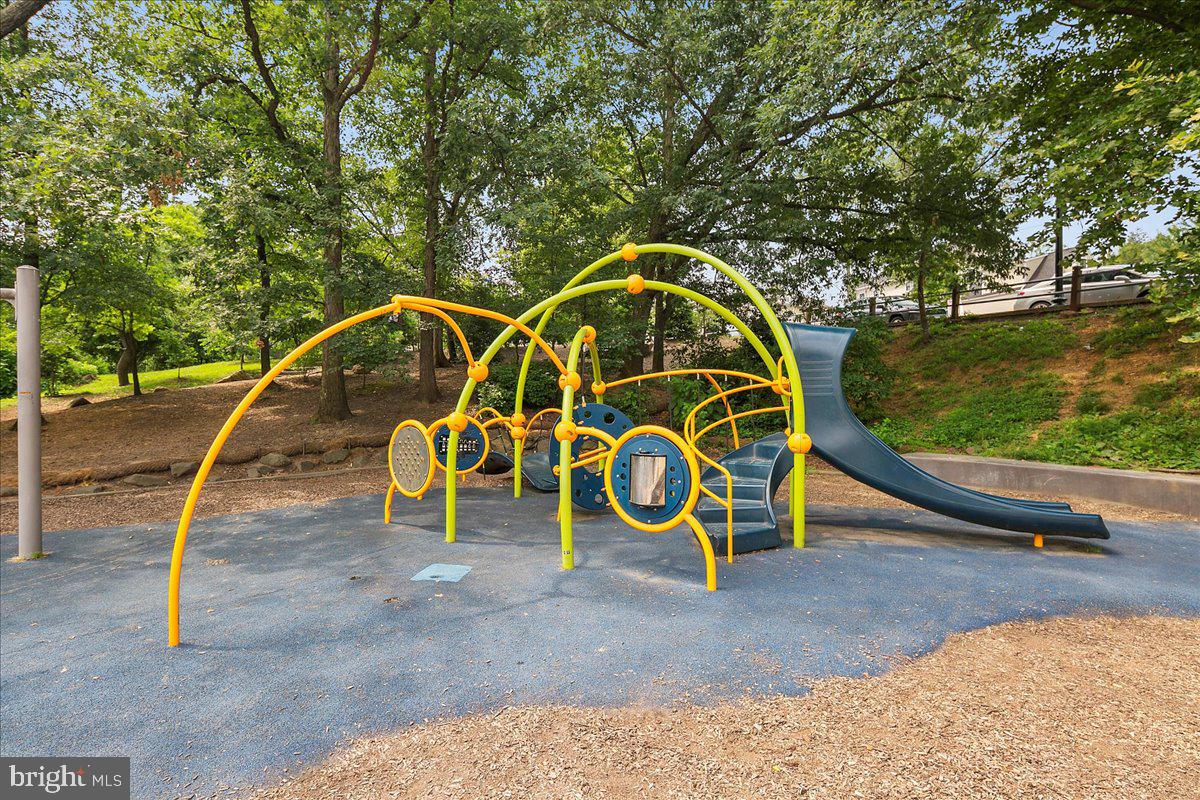 1276 N WAYNE ST #711, ARLINGTON, Virginia 22201, 2 Bedrooms Bedrooms, ,2 BathroomsBathrooms,Residential,For sale,1276 N WAYNE ST #711,VAAR2066330 MLS # VAAR2066330